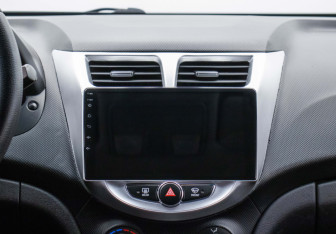 Подержанный автомобиль Hyundai Solaris Sedan 2012 года (13 фото)