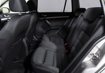 Подержанный автомобиль Skoda Octavia Wagon 2012 года (16 фото)