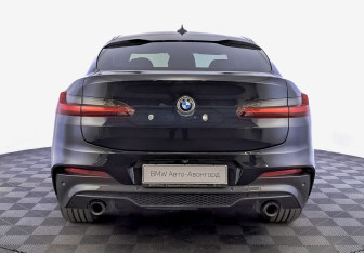Подержанный автомобиль BMW X4 2021 года (6 фото)