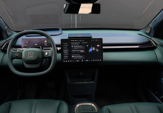 Подержанный автомобиль Zeekr X 2023 года (10 фото)