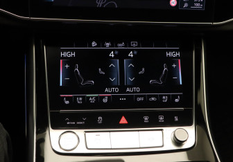 Подержанный автомобиль Audi Q8 2019 года (22 фото)