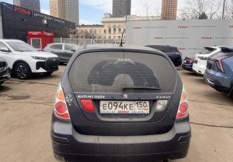Подержанный автомобиль Suzuki Liana Wagon 2007 года (9 фото)
