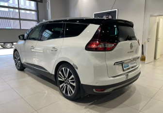Подержанный автомобиль Renault Scenic 2018 года (6 фото)