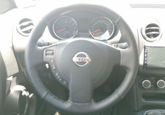Подержанный автомобиль Nissan Qashqai+2 2012 года (12 фото)