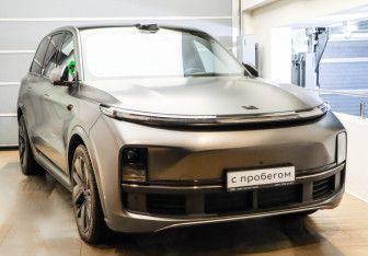 Подержанный автомобиль LiXiang L9 2024 года (3 фото)