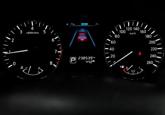 Подержанный автомобиль Nissan Teana 2015 года (11 фото)