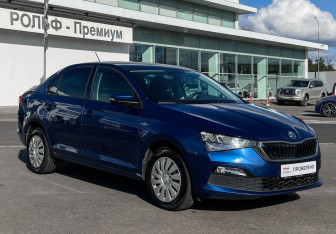 Подержанный автомобиль Skoda Rapid Liftback 2021 года (3 фото)