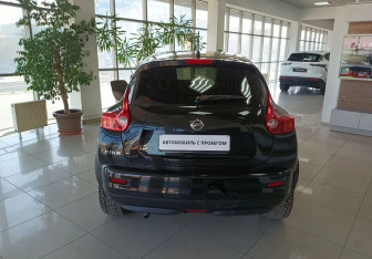 Подержанный автомобиль Nissan Juke 2014 года (6 фото)