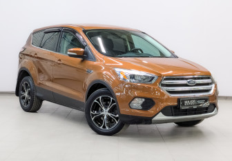 Подержанный автомобиль Ford Kuga 2017 года (3 фото)