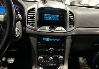 Подержанный автомобиль Chevrolet Captiva 2014 года (11 фото)