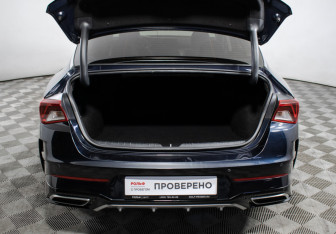 Подержанный автомобиль Kia K5 2020 года (17 фото)