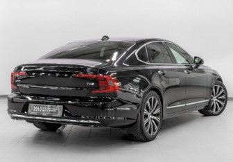 Подержанный автомобиль Volvo S90 2021 года (5 фото)