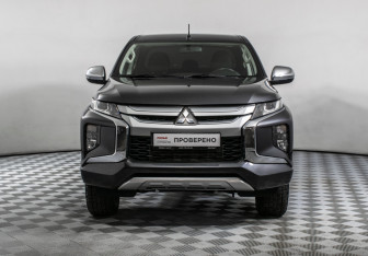 Подержанный автомобиль Mitsubishi L200 2021 года (2 фото)