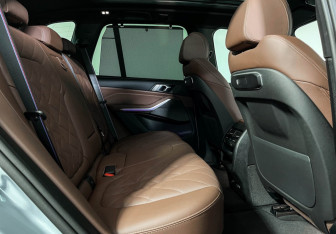 Подержанный автомобиль BMW X5 2025 года (14 фото)