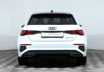 Подержанный автомобиль Audi A3 Hatchback 2021 года (6 фото)