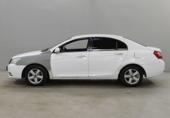 Подержанный автомобиль Geely Emgrand EC7 Sedan 2012 года (8 фото)