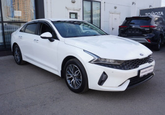 Подержанный автомобиль Kia K5 2020 года (3 фото)