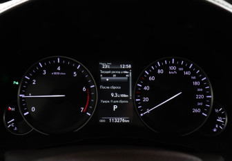 Подержанный автомобиль Lexus ES 2016 года (11 фото)