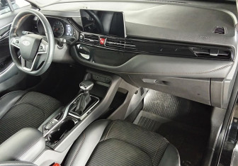 Подержанный автомобиль Москвич 3 2024 года (11 фото)