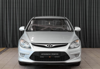 Подержанный автомобиль Hyundai i30 Hatchback 2010 года (2 фото)