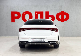 Подержанный автомобиль Kia K5 2021 года (6 фото)