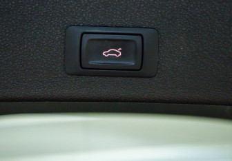 Подержанный автомобиль Audi Q5 2015 года (22 фото)