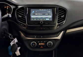 Подержанный автомобиль LADA (ВАЗ) Vesta Sedan 2018 года (15 фото)