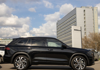 Подержанный автомобиль Geely Monjaro 2024 года (3 фото)