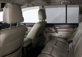Подержанный автомобиль Mitsubishi Pajero 2007 года (12 фото)