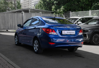 Подержанный автомобиль Hyundai Solaris Sedan 2011 года (6 фото)