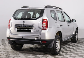 Подержанный автомобиль Renault Duster 2013 года (5 фото)