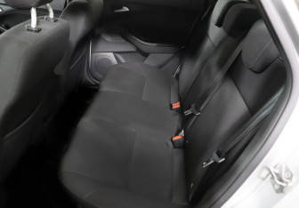 Подержанный автомобиль Ford Focus Hatchback 2016 года (10 фото)