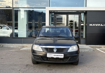 Подержанный автомобиль Renault Logan Sedan 2010 года (2 фото)