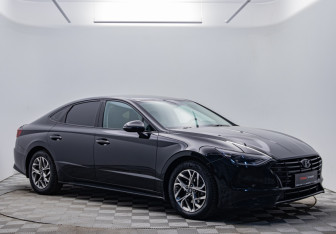 Подержанный автомобиль Hyundai Sonata 2021 года (7 фото)
