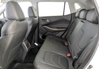 Подержанный автомобиль Москвич 3е 2023 года (18 фото)