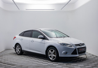 Подержанный автомобиль Ford Focus Sedan 2011 года (3 фото)