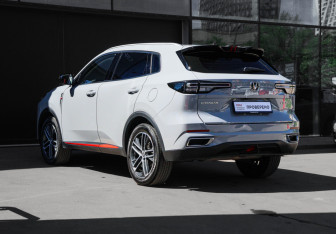 Подержанный автомобиль Changan UNI-S 2024 года (6 фото)
