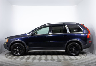 Подержанный автомобиль Volvo XC90 2005 года (8 фото)