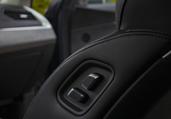 Подержанный автомобиль Geely Tugella 2022 года (18 фото)