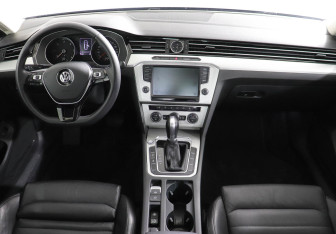 Подержанный автомобиль Volkswagen Passat Wagon 2016 года (7 фото)