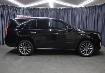 Подержанный автомобиль Cadillac Escalade Suv 2020 года (4 фото)