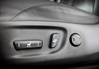 Подержанный автомобиль Toyota Land Cruiser Prado 2021 года (21 фото)