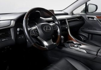 Подержанный автомобиль Lexus RX 2016 года (14 фото)
