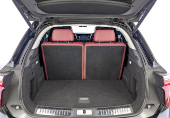 Новый Hongqi E-HS9 2021 (8 фото)