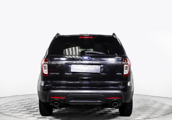 Подержанный автомобиль Ford Explorer 2012 года (6 фото)
