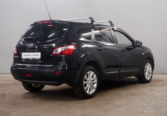 Подержанный автомобиль Nissan Qashqai+2 2011 года (5 фото)