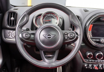 Подержанный автомобиль MINI Countryman 2020 года (15 фото)