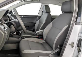 Подержанный автомобиль Skoda Rapid Liftback 2021 года (20 фото)