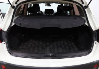 Подержанный автомобиль Nissan Qashqai 2011 года (21 фото)