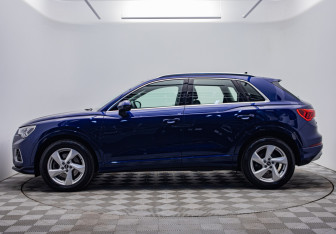 Подержанный автомобиль Audi Q3 2021 года (2 фото)